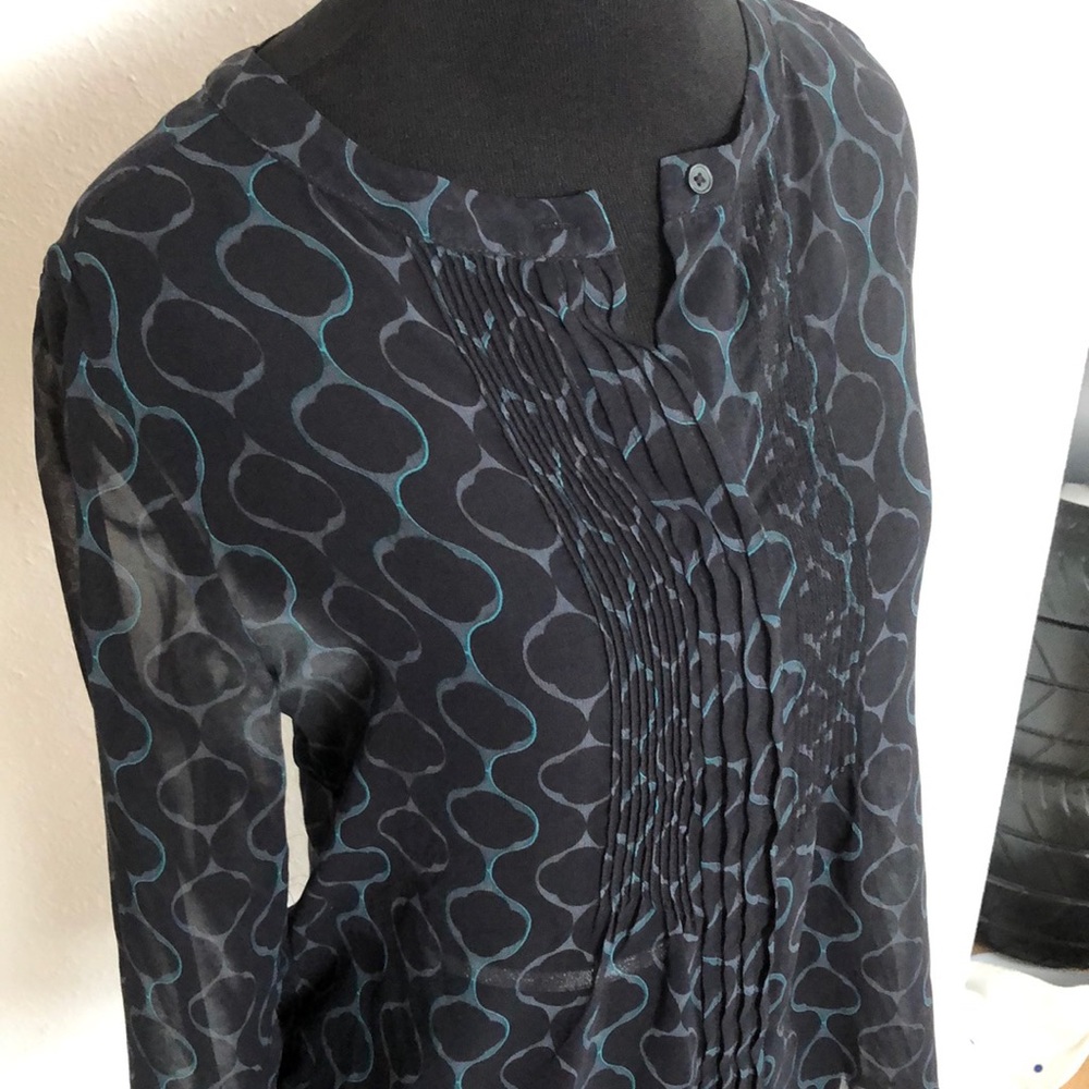 ❤️Banana Republic Black Sheer Long Sleeve Top